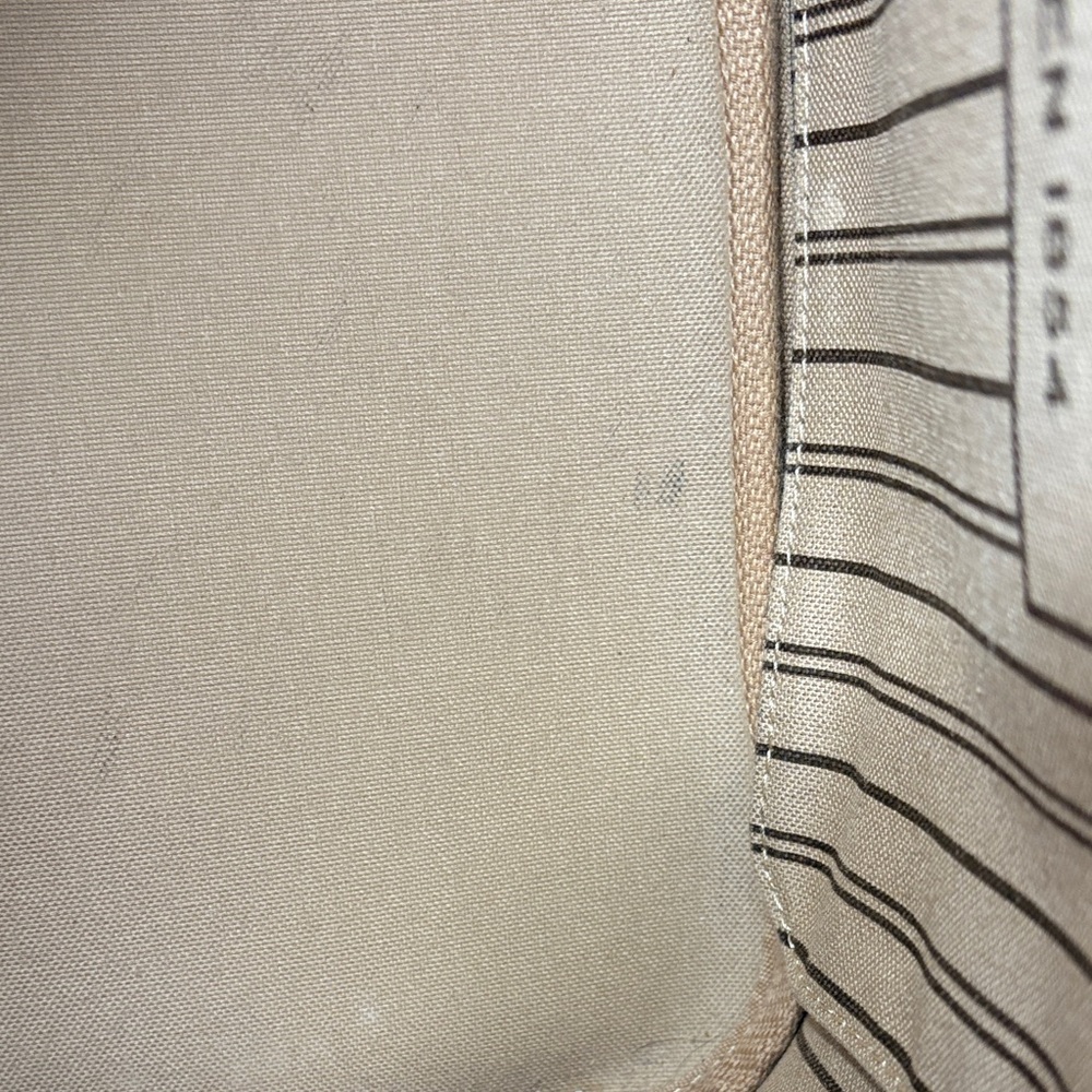 Louis Vuitton Neverfull MM Monogram Classic Tote - Picture 10 of 16